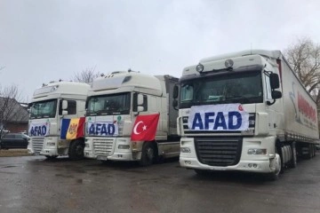 Ukrayna halkı için hazırlanan insani yardım tırları yetkililere teslim edildi