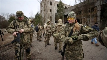 Ukrayna'da siviller yaş sınırlandırılması olmaksızın askere çağrıldı