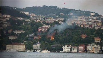 Üsküdar'daki ahşap binada çıkan yangın kontrol altına alındı