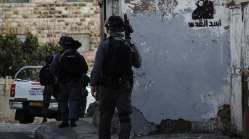 Yahudi yerleşimciler Batı Şeria'da Filistinlilerin evlerine saldırdı