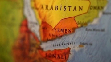 Yemen Başbakanı 6 ay sonraları evvel kere eğreti hükûmet merkezi Aden'e geldi