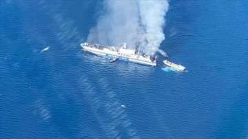 Yunanistan'da yangın çıkan feribotta bir Türk vatandaşa ulaşılamadığı bildirildi