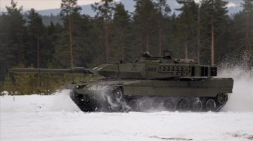 Zelenskiy: Modern tankların tedariki için mücadele etmemiz gerekecek